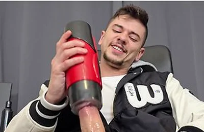 Jerking Off With My Toy !