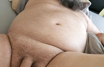 Kneeling Nude Wank to Camera