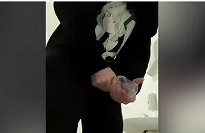 Twink Dryly Jerks Off In The Clinic