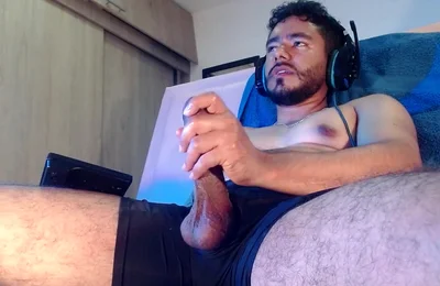 Sexy Stepdaddy Playing with His Dick Was Delicious Mail