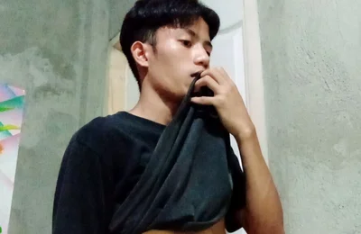 Philippino Twink Gets Horney