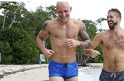 Wesley Woods Spots Beach Hunk Trevor Laster And Fucks Him Hard On The Sand