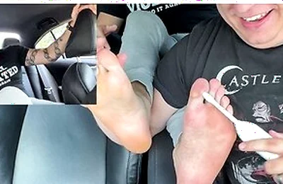 Bear Matt Enjoys Worshipping And Tickling Milus Linger