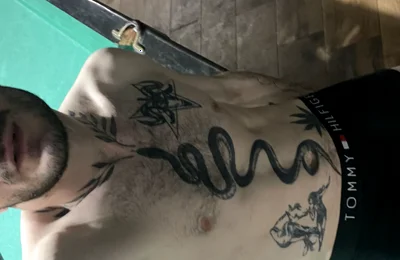 Hot Solo Masturbation Is a Real Pleasure for a Bi Guy