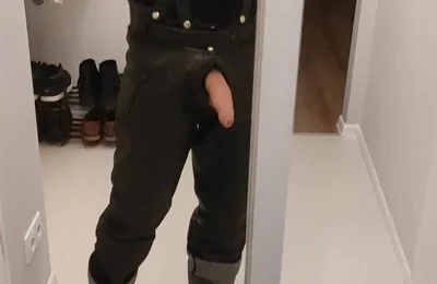 Gay Army Men Fuck. I'm in Rubber Boots and Leather Pants