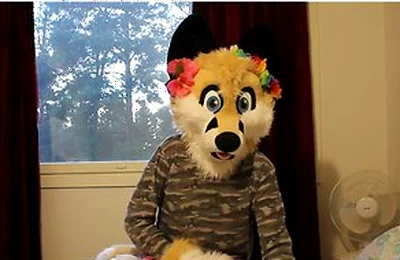Oliver Pawing. First Murrsuit Video I Have Ever Made