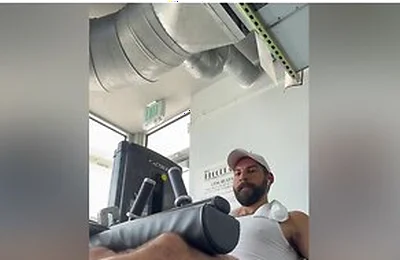 Cumming Handsfree In Public. (x: Hamedraiddxxx)