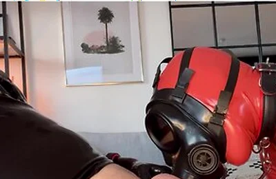 Latex Master Cock Suck Gas Mask Fleshlight