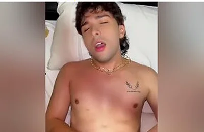 Estaba De Fiesta Y Fui Al Hotel Con Este Gordo Oso De Verga Gruesa Y Terminamos Follando Duro