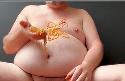 Messy Pasta-pigout