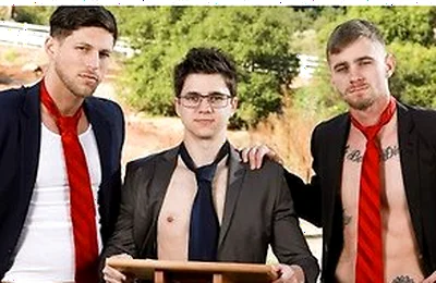 Quid Bro Quo - Muscle Studs Seal The Deal In Steamy Gay Threesome Spitroast - Will Braun And Roman Todd