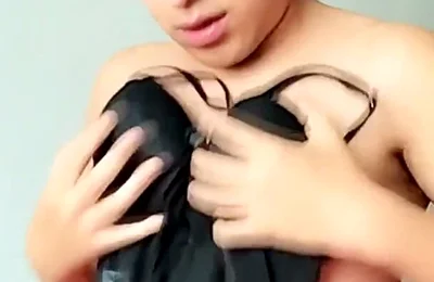 Fetish of Putting on Women's Clothing and Having Sex