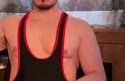 Wrestler Flexing Muscles and Jerking off Huge Load