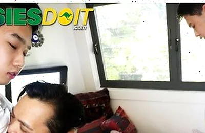 Kinky Andy Loves Tossing Lawrence And His Erect Cock Around