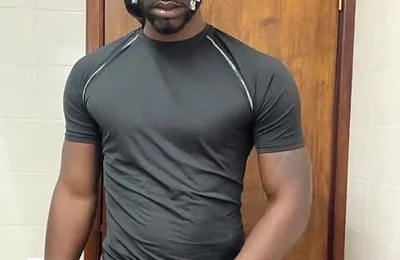 10 Inches Black Guy Masturbating and Cum