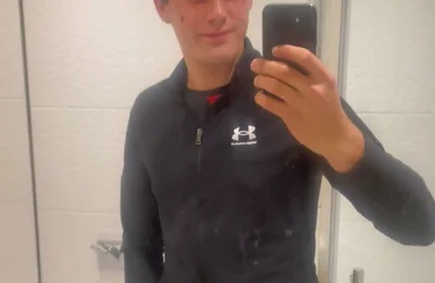 Anyone Wanna Cum Get Me Hard