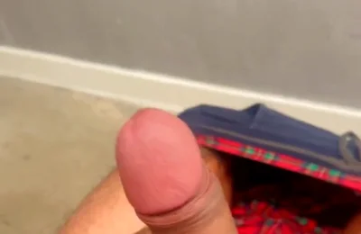 Gooning on the Toilet
