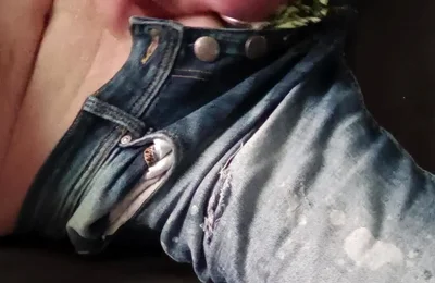Daddy's Jeans Bulge Goes Crazy