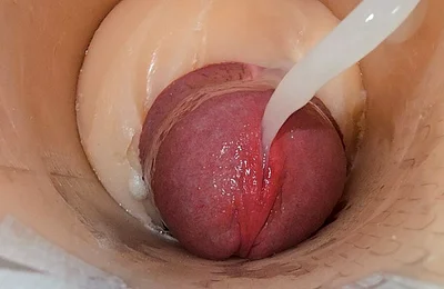 The Camera 4K Inside the Deep Pussy Records a Huge Ejaculation with a Stuck Condom