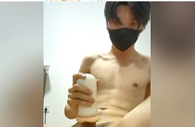 Cute 18-year-old Asian Twink Cumshot