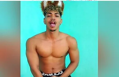 Cubanfox, Furry, Masturbandose Su Enorme Polla De 24 Cm