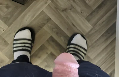To Cum in the Toilet