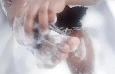 I Expose My Bright Male Soles (2) (2025)