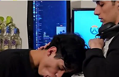 I Wanted Dick So I Teased My Boyfriend While He Was Playing