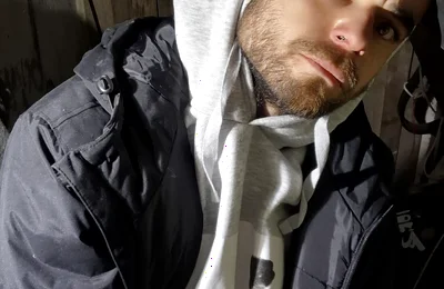 Masturbate in Train Toilets